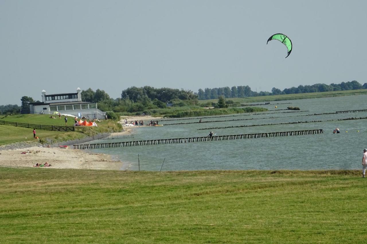 Vakantiehuisgalamadammen Met Ligplaats Boot Koudum Exterior foto